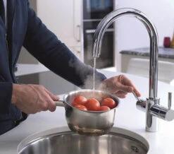 Insinkerator 3N1 J Spout Hot Filtered Tap With NeoTank And Filter -Duravit Store M 2019 10 25 7 54 36 478