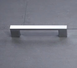 Roper Rhodes Modern Square Chrome Grab Bar 7 Roper Rhodes Modern Square Chrome Grab Bar -Duravit Store M700 2022 10 1 7 58 17 304