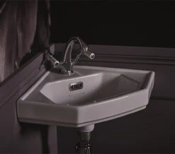 Bayswater Fitzroy 595mm White Corner Basin With 1 Taphole