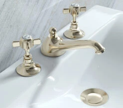 Heritage Dawlish 3 Taphole Basin Mixer Tap With Waste