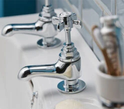 Heritage Dawlish Pair Of Basin Pillar Taps 17 Heritage Dawlish Pair Of Basin Pillar Taps -Duravit Store M700 2023 6 2 12 41 1 614